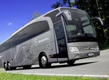 „Daimler“ pristatys pirmąjį Euro 6 standartus atitinkantį autobusą