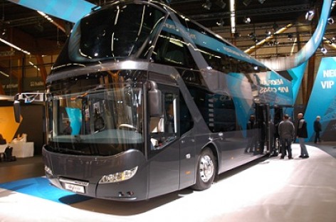„Busworld“ parodoje „Neoplan“ pristatė dviaukštį „Skyliner“