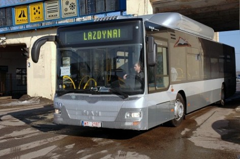 Prie sostinės autobusų vairo sėda mikroautobusų ir troleibusų vairuotojai