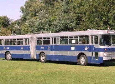 Iki transporto muziejaus – retro autobusu