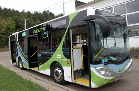 Į sostinę atvyko pirmasis lietuviškas elektrinis autobusas