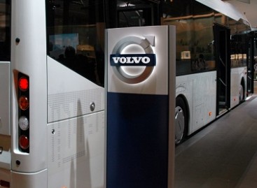 „Volvo“ vykdys didžiausius istorijoje autopiloto bandymus