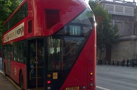 Britiškieji dviaukščiai autobusai keliaus į Singapūrą