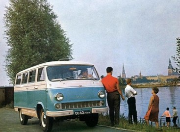 Sovietinių automobilių reklamos