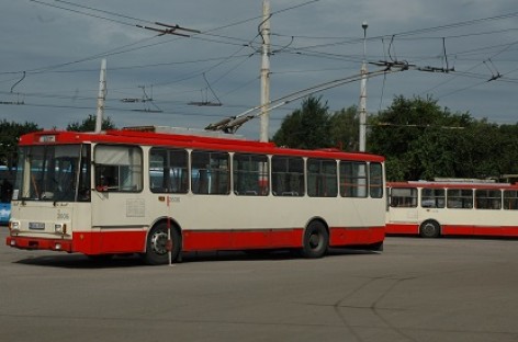 „Vilniaus viešasis transportas“ skelbia aukcioną seniems troleibusams parduoti