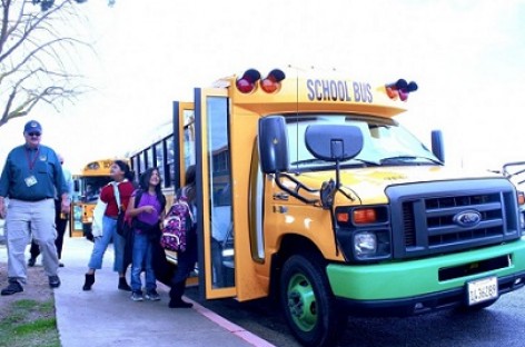 Pirmasis mokyklinis elektrinis autobusas veža Kalifornijos moksleivius