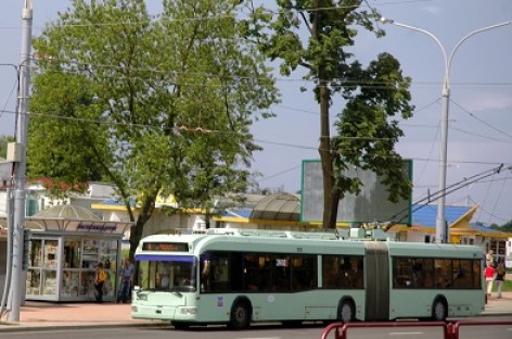 Gardine važinės pirmasis bekontaktis troleibusas