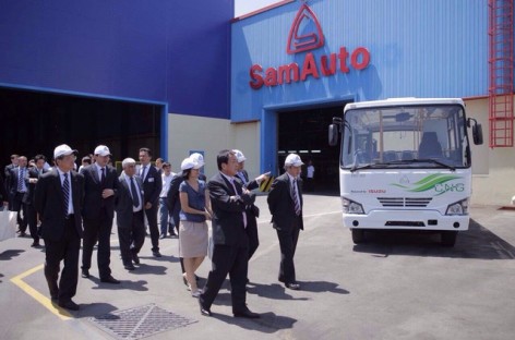 Uzbekijos gamintojai pristatė dujinį „Isuzu“ autobusą