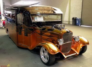 Atgimęs 1932-ųjų „Ford Hot Road” (video)
