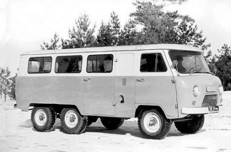 „UAZ-452К“ – triašis mikroautobusas