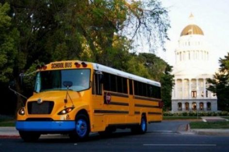 JAV vaikai bus vežami elektriniais autobusais