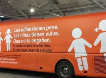 Madrido valdžia uždraudė važinėti autobusui su reklama, protestuojančia prieš lyties keitimą