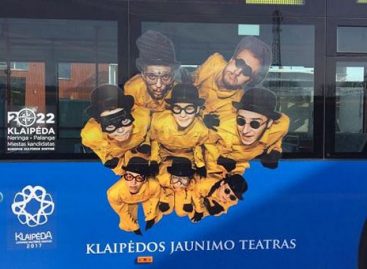 Meninės akcijos – ant uostamiesčio autobusų