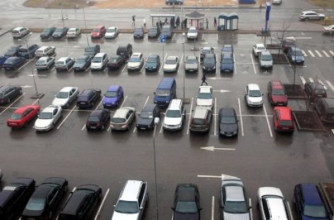 Automobiliai į Vilniaus oro uostą 15-ai minučių nemokamai galės užsukti neribotai