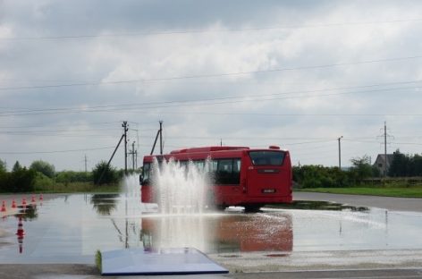 Kauno autobusų vairuotojai tobulino vairavimo įgūdžius