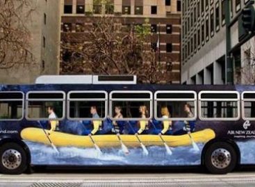 Įdomios reklamos – ant autobusų