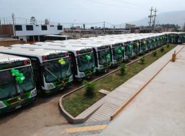 IVECO pristatė dujinius autobusus Limos miestui