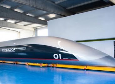 HTT pristatė pirmąją „Hyperloop“ keleivinę kapsulę