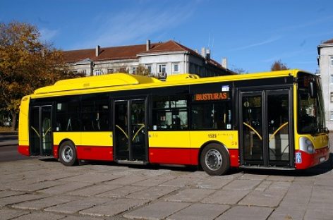 „Busturas“ pirmasis Lietuvoje įsidiegė galimybę atsiskaityti kortelėmis miesto autobusuose