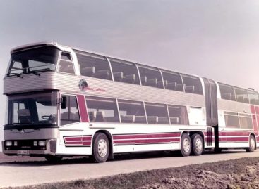 Didžiausias pasaulyje autobusas – „Neoplan Jumbocruiser“