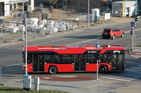 Mobiliosiose programėlėse keičiama viešojo transporto bilietų aktyvavimo tvarka