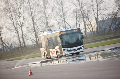 Prie saugaus eismo įgūdžių diegimo prisideda ir autobusų gamintojų atstovai