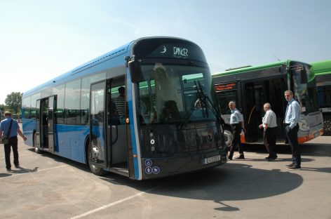 Lietuviški „Klaipėdos autobusų parko“ įsigyti elektriniai autobusai išvažiuoja į gatves