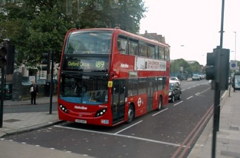 Kodėl Didžiosios Britanijos autobusai – dviaukščiai?