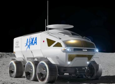 „Toyota“ kuria vandenilinį autobusą Mėnuliui