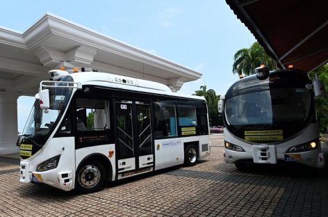 Singapūre išbandomi elektriniai savivaldžiai autobusai