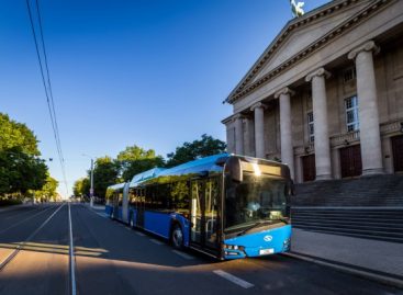 Švedai įsigijo elektrinių ir dujinių „Solaris“ autobusų