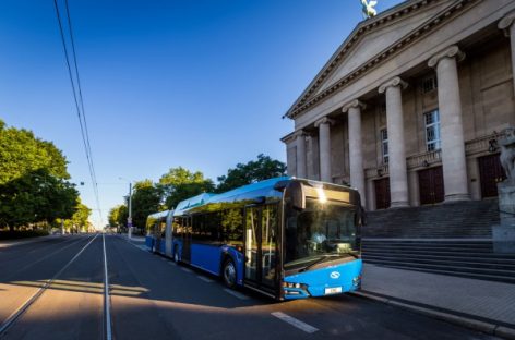 Švedai įsigijo elektrinių ir dujinių „Solaris“ autobusų