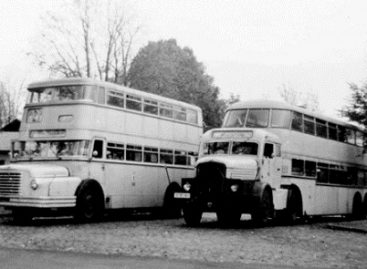 Dviaukščiai autobusai – ant balninio vilkiko važiuoklės