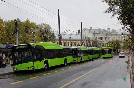 Senuosius troleibusus Kaune keičia vis daugiau naujų „Solaris“ troleibusų