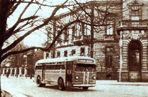 Pirmasis sovietinis dyzelinis-elektrinis autobusas ZIS-154