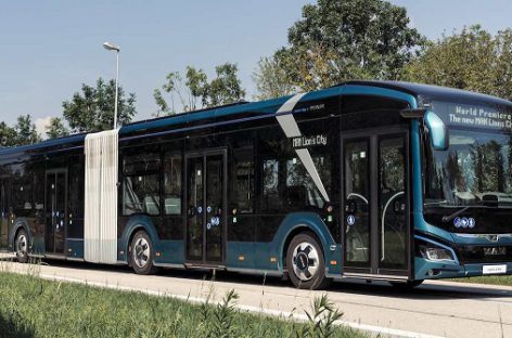 MAN pristatė pailgintą elektrinį „Lion’s City 18 E“