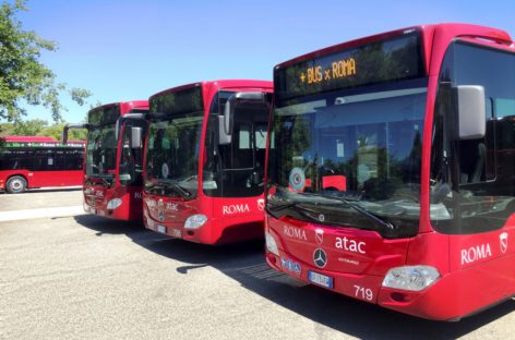 Romoje važinės hibridiniai „Mercedes-Benz Citaro“