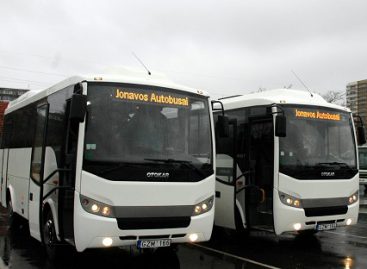 „Jonavos autobusuose“ naujas atsiskaitymo būdas už bilietus: nuo šiol keliauti galima ir be grynųjų pinigų