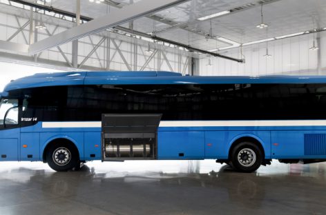 „Irizar“ pristatė suskystintomis gamtinėmis dujomis (LNG) varomą tarpmiesčio vežimams skirtą autobusą