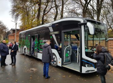 Viešajame transporte – naujas svečias: į Kauno gatves išriedėjo „MAN Lion‘s City E“ elektrobusas