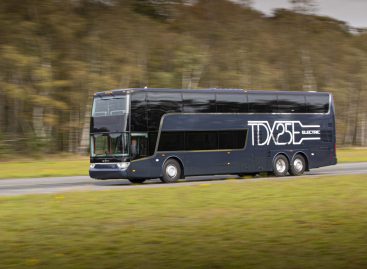 Pristatytas pirmasis pasaulyje elektrinis dviaukštis turistinis autobusas