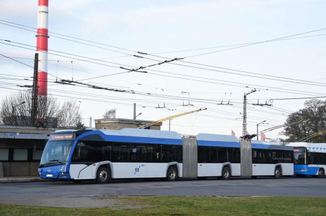 Įspūdžiai pasivažinėjus Taline išbandomu „Solaris Trollino 24″.