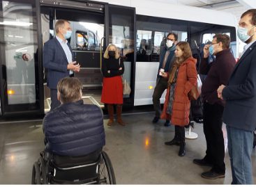 „Altas Auto“ gamykloje aptartos transporto priemonių pritaikymo žmonėms su negalia problemos