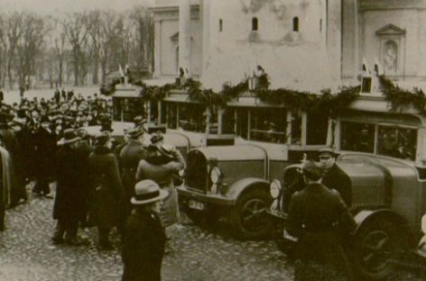 Prieš 90 metų Vilniuje pašventinti nauji SAURER autobusai