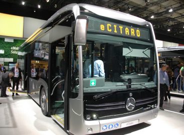 „Daimler“ ketina atsisakyti dyzelinių autobusų gamybos