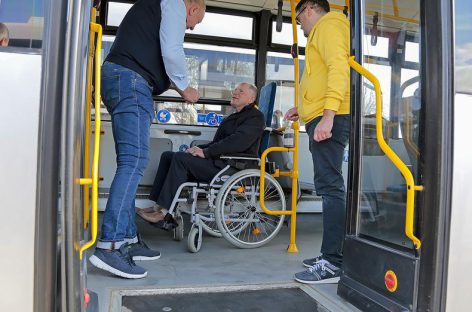 Marijampolės autobusų parko vairuotojai mokėsi padėti žmonėms su individualiais poreikiais