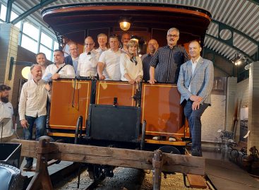 Lietuvos keleivių vežėjai aplankė  „Scania” muziejų Sjodertelje