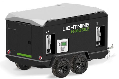 „Lightning eMotors“ pristato antros kartos mobilųjį įkroviklį, skirtą elektrinėms komercinėms transporto priemonėms