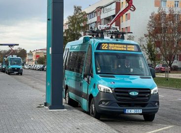 Ventspilyje – Latvijoje perdaryti elektriniai mikroautobusai