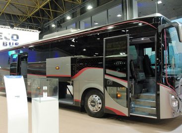 „IVECO Bus“ atidarė naują gamyklą pietų Italijoje – surinkinės ekologiškus autobusus